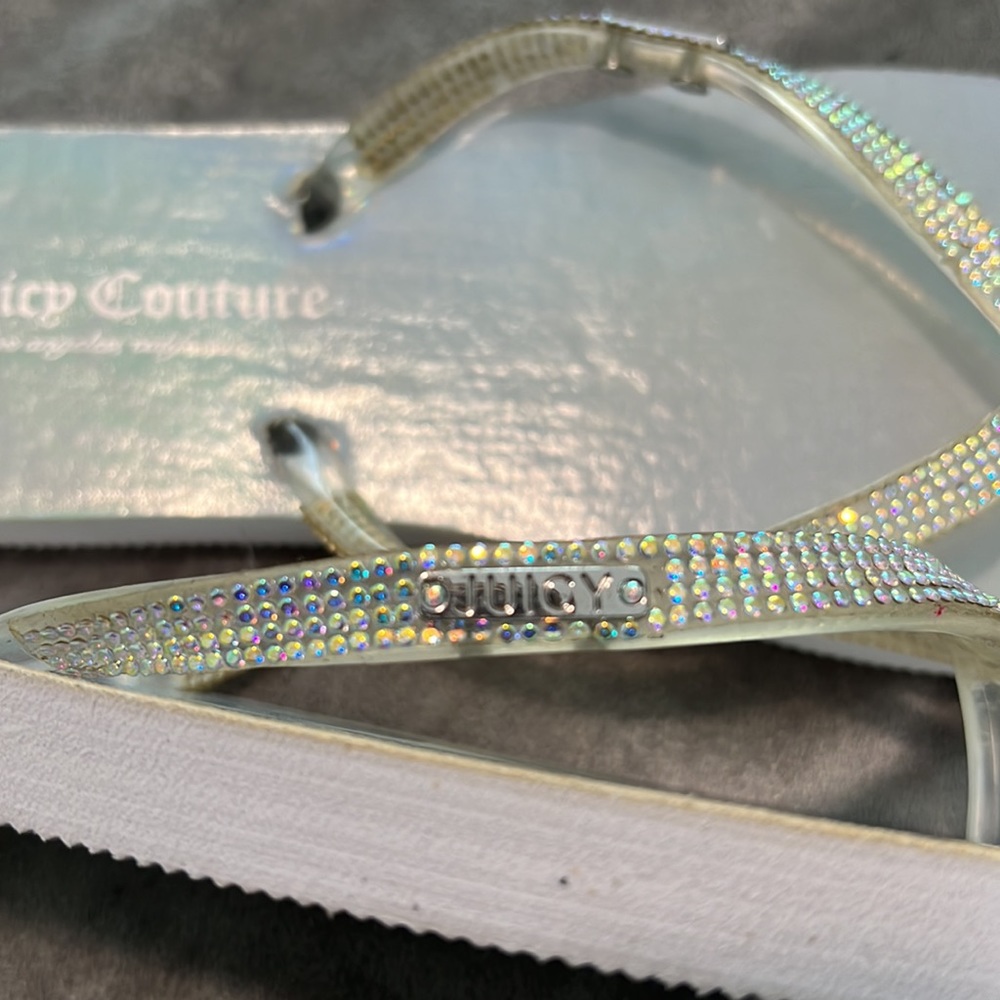 Juicy couture flip flops - Picture 3 of 3